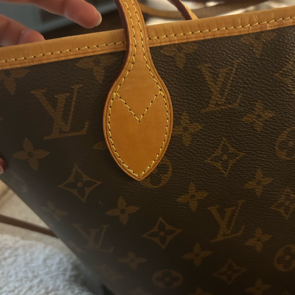 Louis Vuitton Classic Brown MM Neverfull Tote - Picture 4 of 8